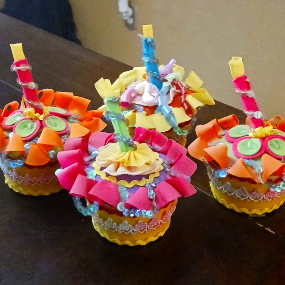 Cup cake favor